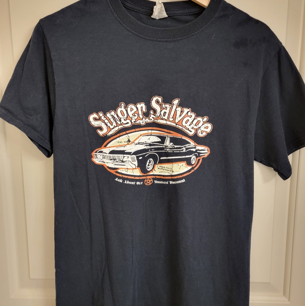 Supernatural Singer Salvage tshirt, black, size small